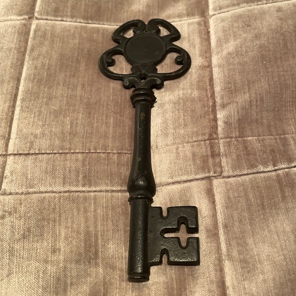 Other - Vintage Antique Skeleton Key